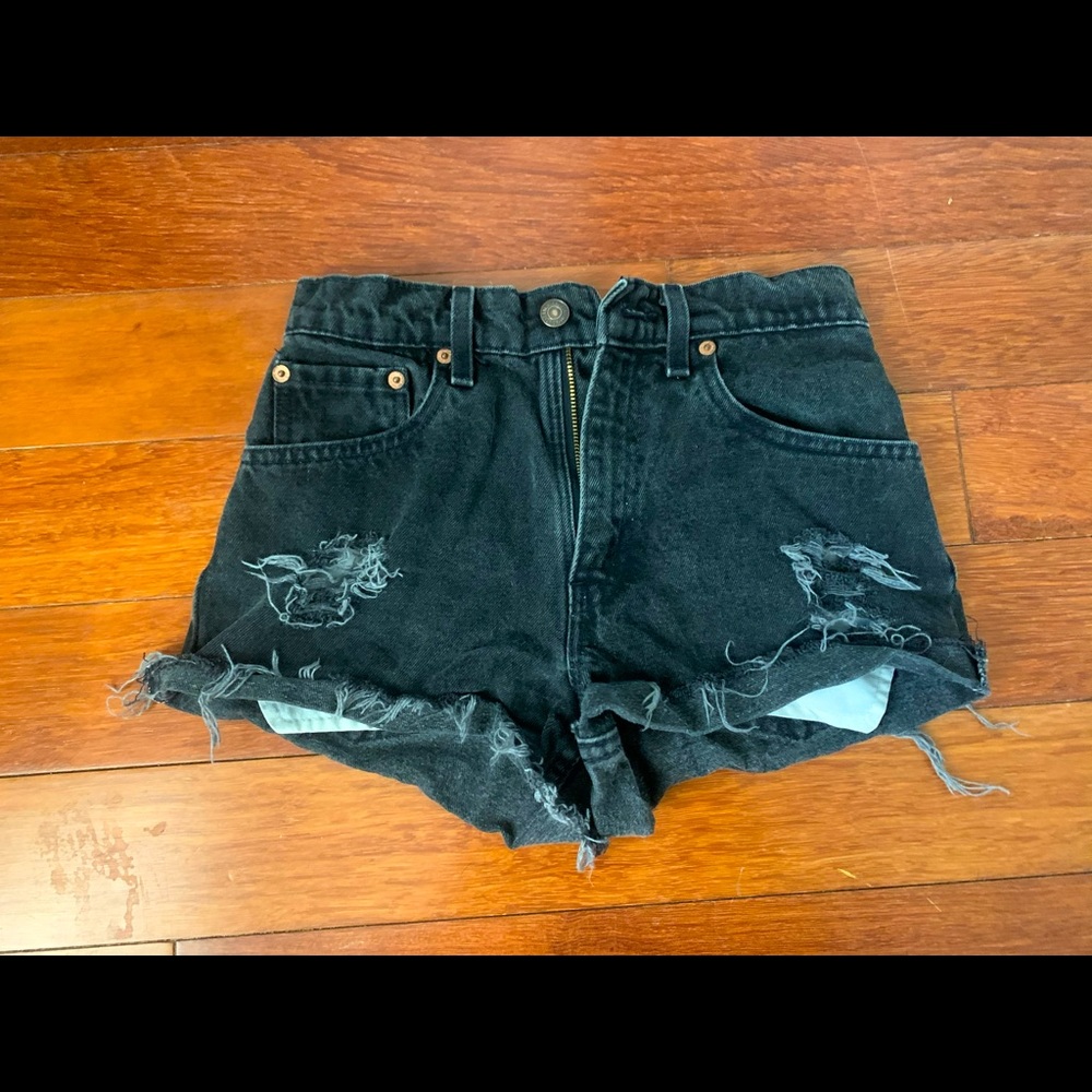 LEVI's Black distressed shorts